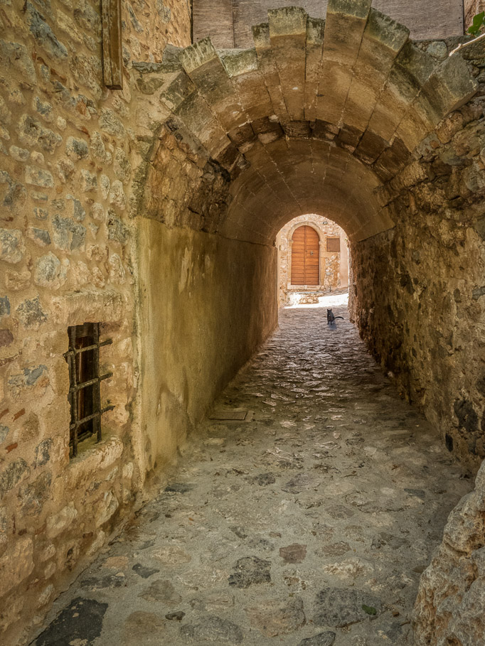 Monemvasia, Archway and Cat