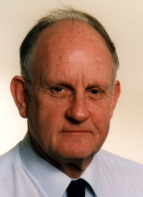 Dr Ian Robertson